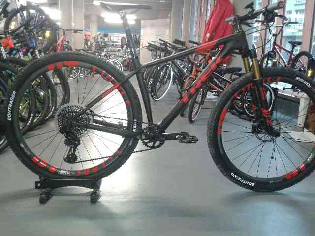 trek session 9.9 race shop limited